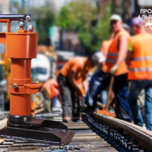 Hydraulic track jack