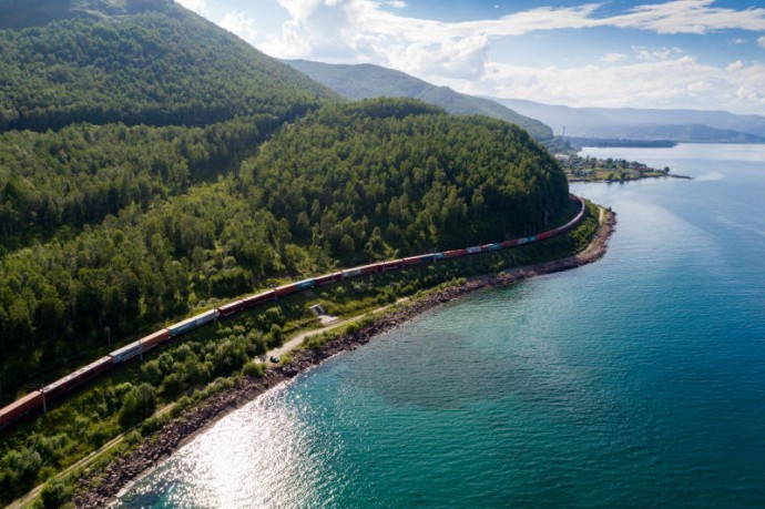 прискорений поїзд з Сибіру до Північної Європи