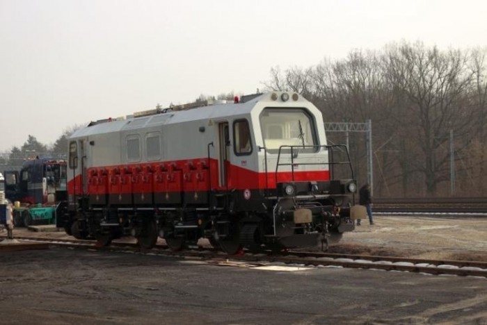 A battery-powered locomotive is being tested in Poland