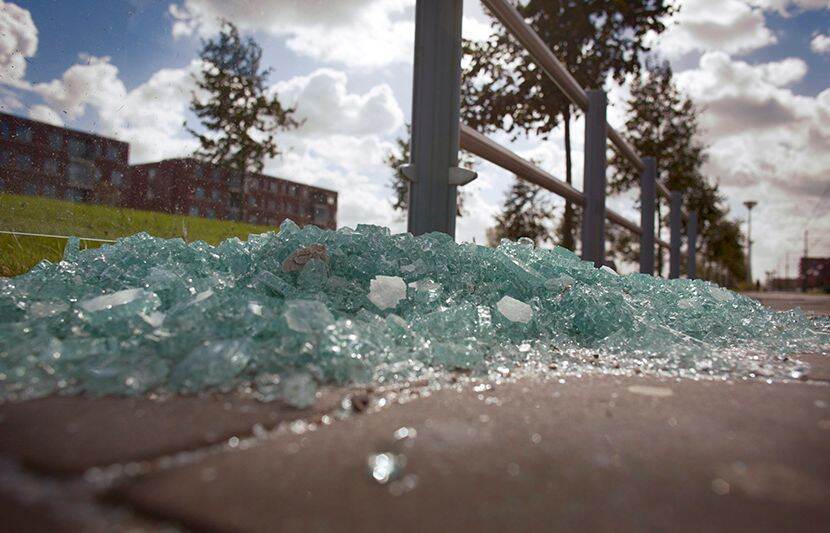 убирать мусор на жд вокзале