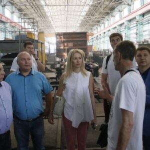 пассажирских вагонов неукомплектованными