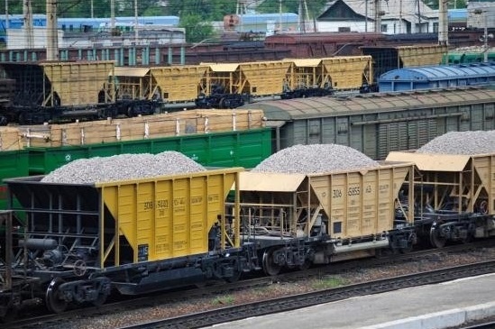 железной дорогой Украины