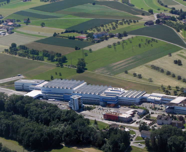 Штаб-квартира та один із головних заводів компанії Stadler знаходиться у Буснанзі