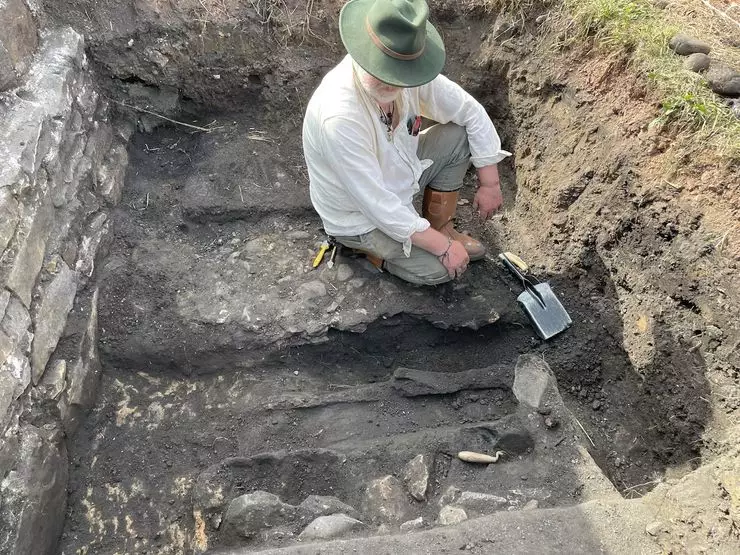 раскопали древнюю железную дорогу