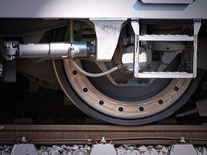 композитными железнодорожными тормозными колодками