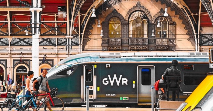 поїзда з потрійним комбінованим приводом