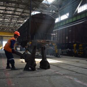 отремонтировали грузовые вагоны