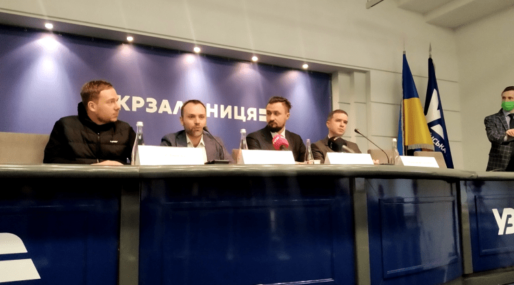  purchase of 80 electric trains