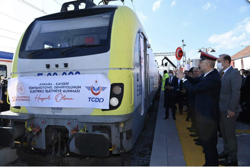 электрифицированный участок на железной дороге