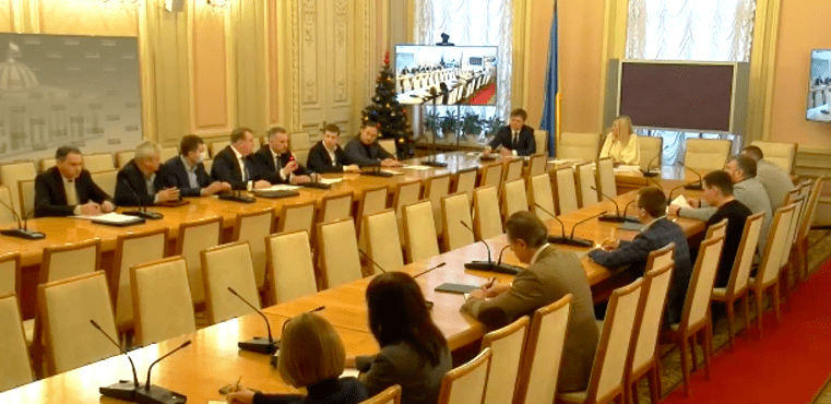 not to renew the contract with the current head of UZ