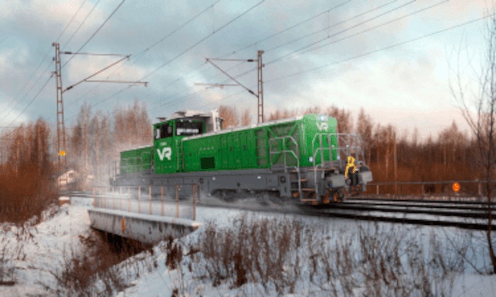 обслуживать тепловоз