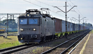 продає електровози