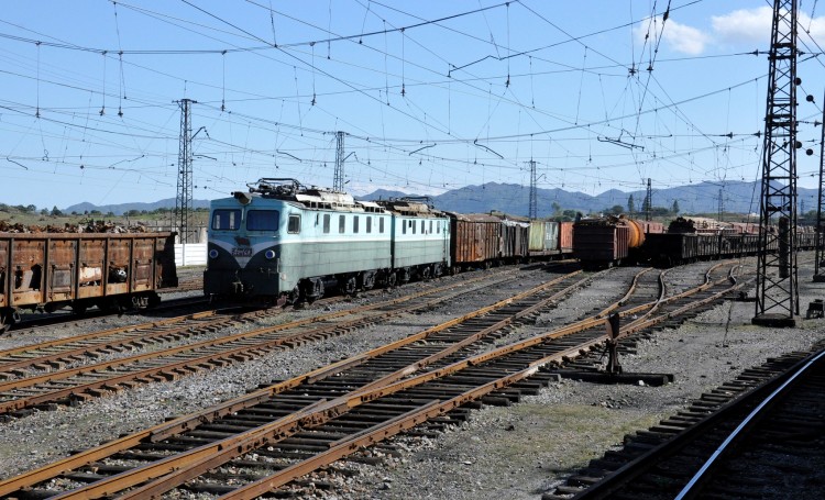 возобновили грузовое железнодорожное сообщение