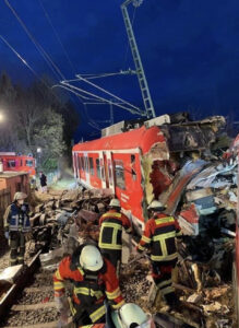 зіткнулися два пасажирські потяги