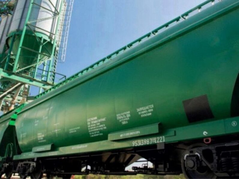 приобрела зерновозы