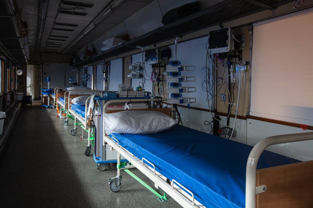 Новый эвакуационный медпоезд Укрзализныци 