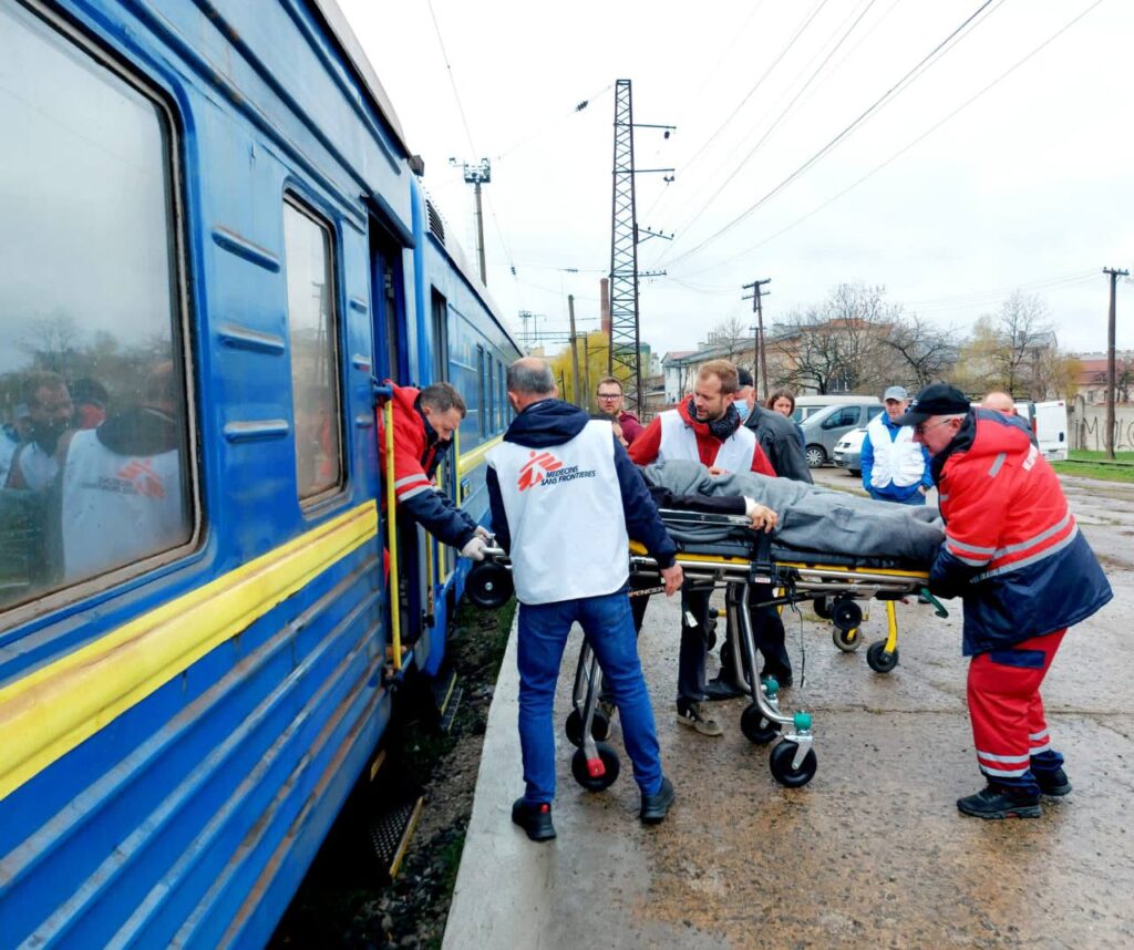 Новый эвакуационный медпоезд Укрзализныци 