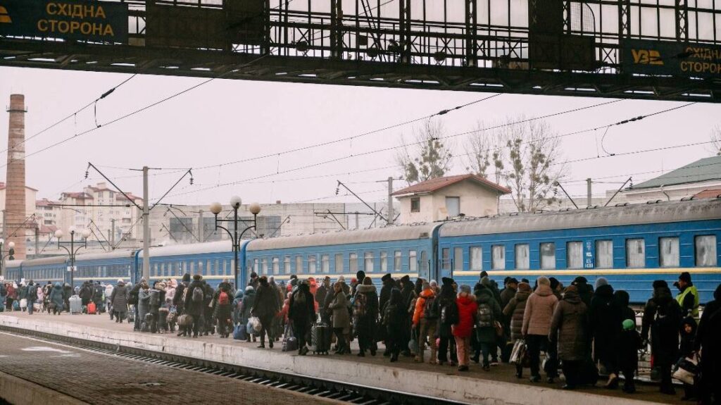 Укрзализныця эвакуировала