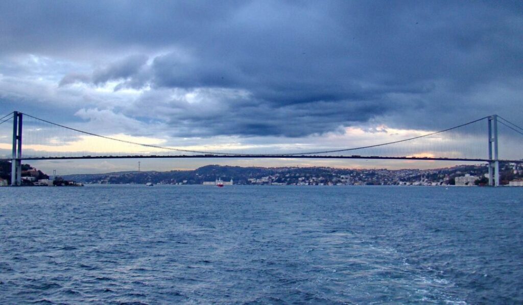 Navigation on the Bosphorus