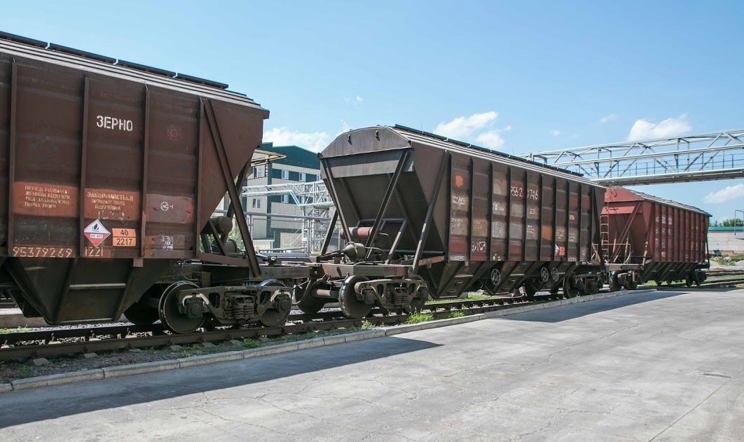 Cost of transporting grain to the port