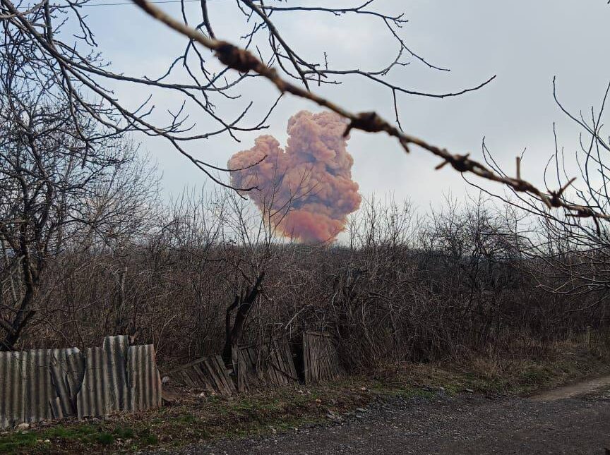 повредили цистерну с азотной кислотой