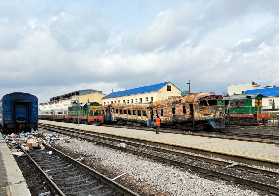 отстроить инфраструктуру Украины