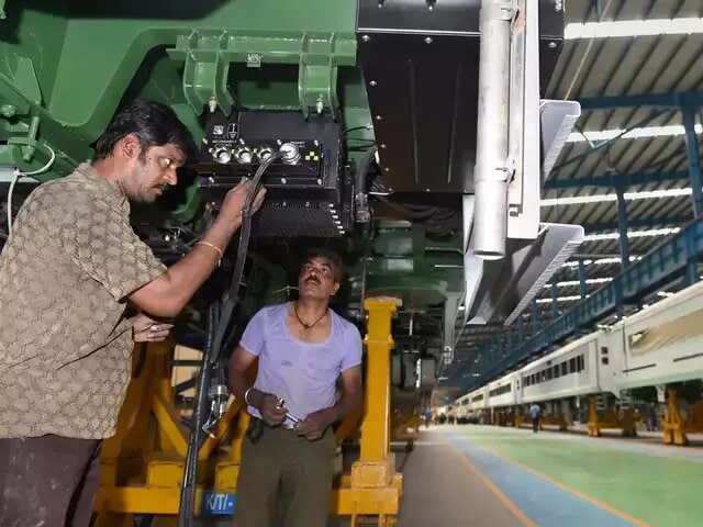 Производство электропоезда