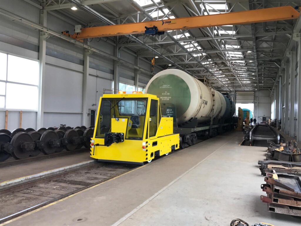 замовила акумуляторний локомотив