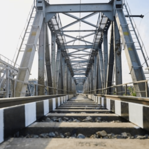 відновили третину зруйнованих залізничних мостів