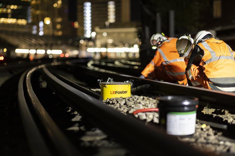 смазочного оборудования на компоненты стрелочных переводов