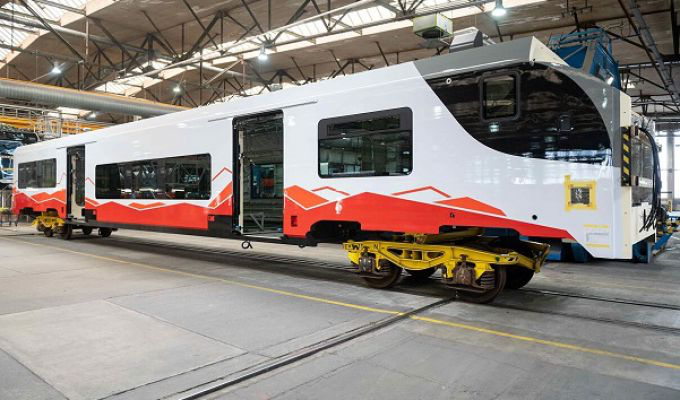 нових приміських поїздів