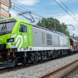 Hybrid narrow-gauge locomotives Stadler