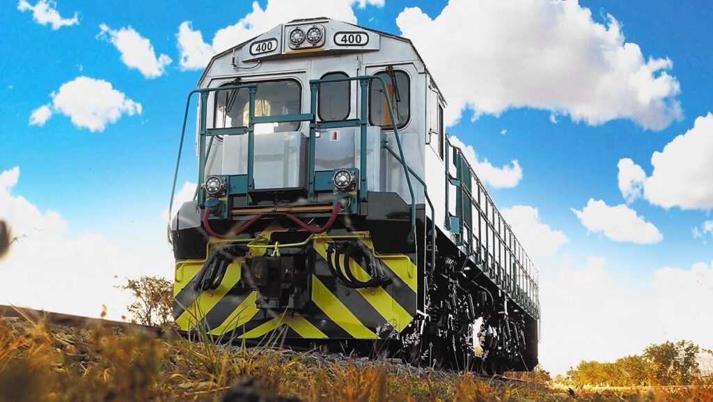 freight locomotive powered by battery