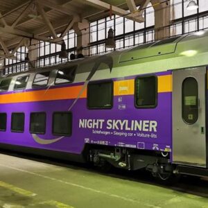 двухэтажные спальные железнодорожные вагоны