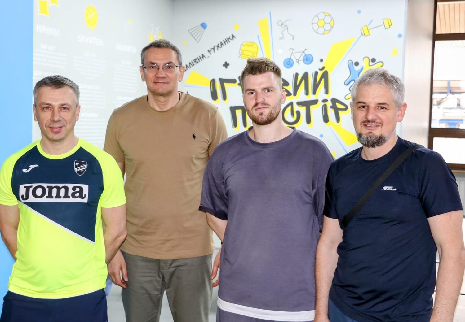 у спортивно-ігровій зоні столичного вокзалу