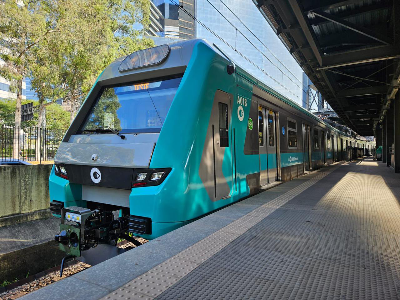 поезда метро