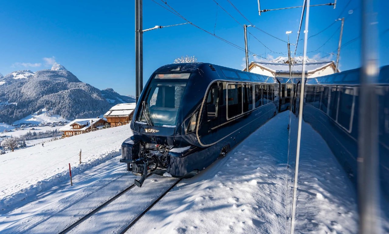 Stadler trains with automatic track change technology