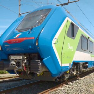 Hybrid trains with traction batteries