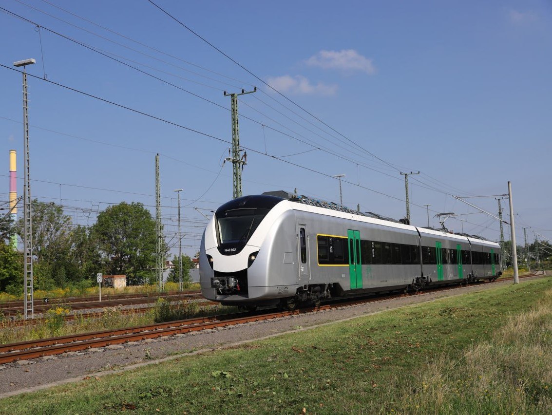 Гібридний поїзд