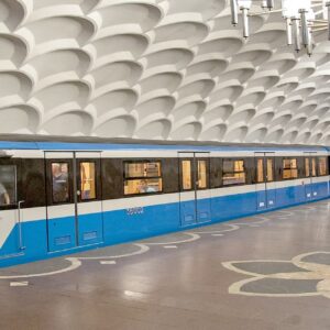 Метропоїзд з асинхронним тяговим приводом виробництва КВБЗ у Харківському метро.