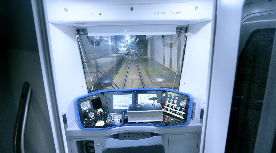 CRRC unveils a new railway train.