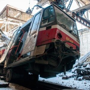 відновлювати рух трамваїв