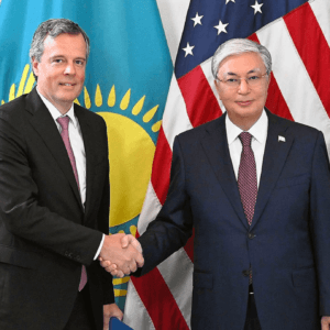 закупівлю локомотивів