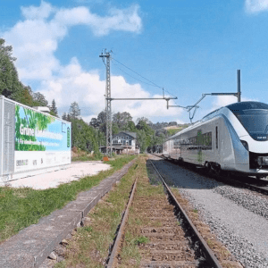 Charging Contact-Accumulator Trains