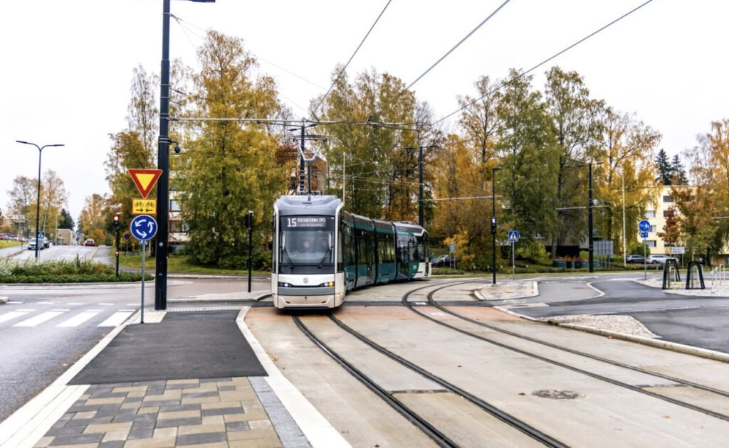 Successful tests of the Škoda ForCity Smart Artic X54 tram in Finland.
