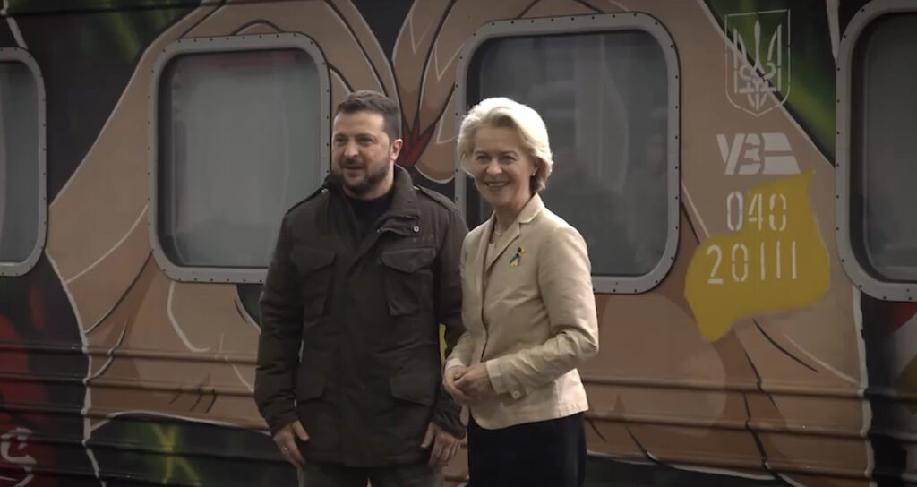 Привітання Президента України з Днем працівників і працівниць нашої залізниці!