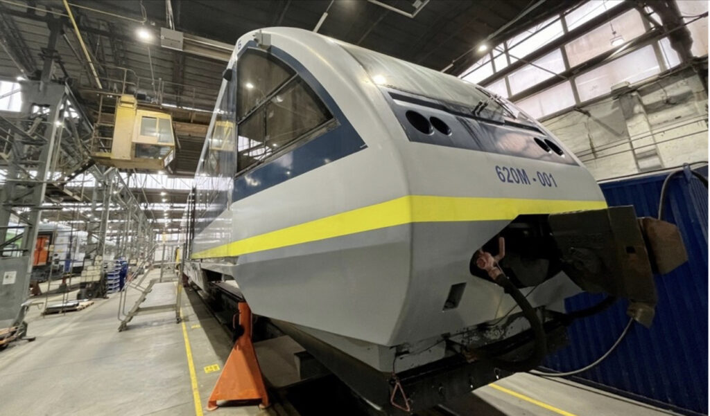 orders the modernization of rail buses