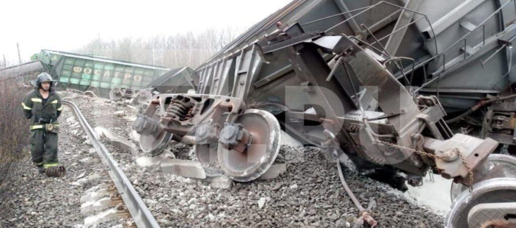 derailment involving 19 freight train cars