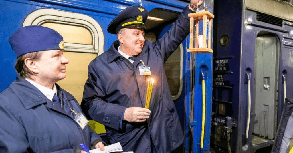 Ukrzaliznytsia delivered the Bethlehem Peace Light