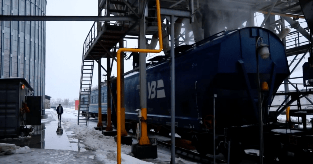 збудувала зерновоз для колій 1520 та 1435 мм